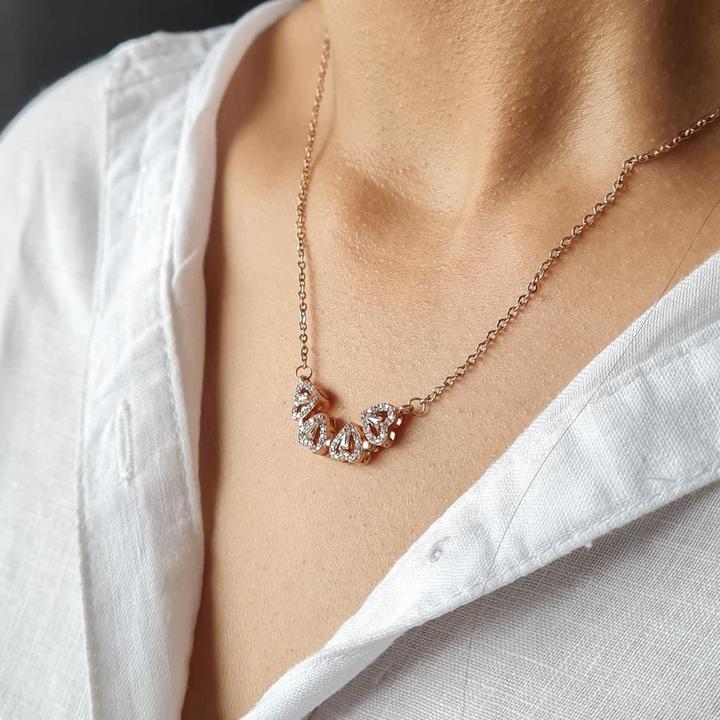 MAGNETIC FOUR HEART NECKLACE